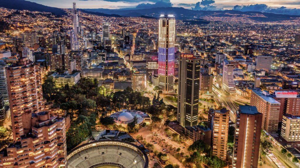 Bogotá: Epicentro Económico Latinoamericano en Servicios, Tecnología y Urbanismo