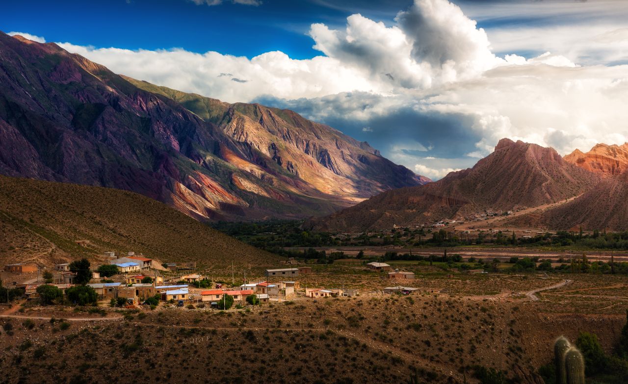 Foto de Agustin Devani: https://www.pexels.com/es-es/foto/espectacular-paisaje-de-un-pueblo-de-la-cordillera-de-los-andes-31204629/